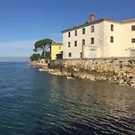 Magdic شقة Brzac
