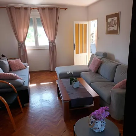 Magdic Apartment *